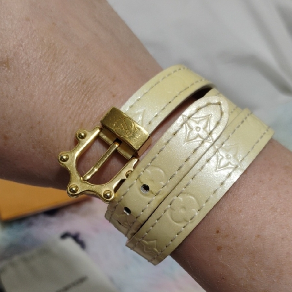 SALE! Louis Vuitton Vernis Cream Wrap Around Bracelet Gold Buckle/Box/Bag - Picture 3 of 11